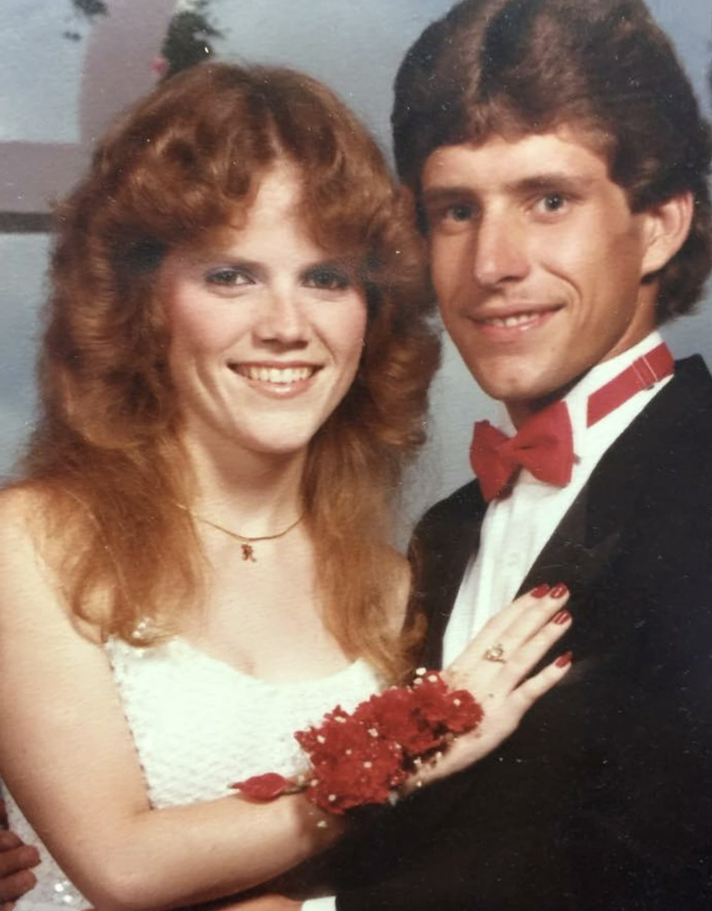 27 ‘80s Prom Photos That Will Have You Retroactively Coughing From Hairspray Fumes